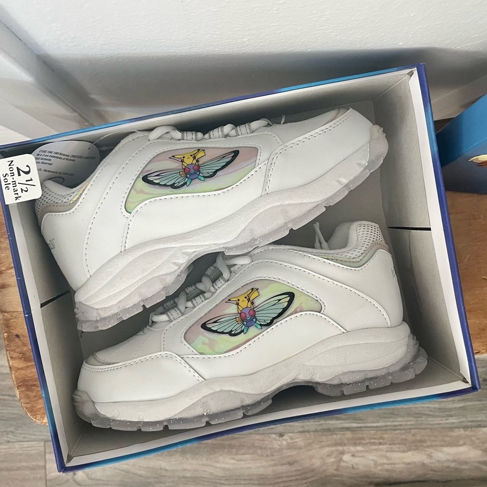 Vintage Brand New Pokemon Kids Sneakers - Picture 2 of 13